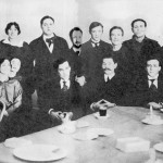 М.А. Горький в Первой студии МХТ. М.А. Чехов стоит второй слева. 1914