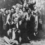 М..А. Чехов с участниками фестиваля в театрального семинара в Сигулде. 1933