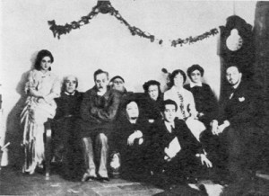 К.С. Станиславский среди участников спектакля «Праздник мира». 1913